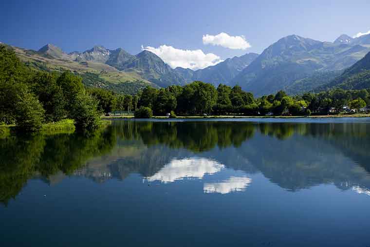 pyrenees lakes image of 