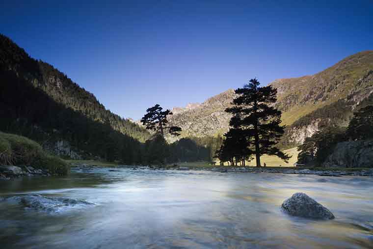 pyrenees mountains image of